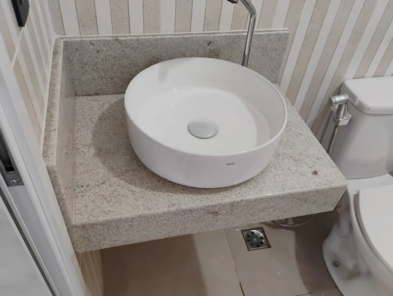 mármores, granitos, pedras, pias, cubas, piscinas, serviços em geral na região de Jarinu