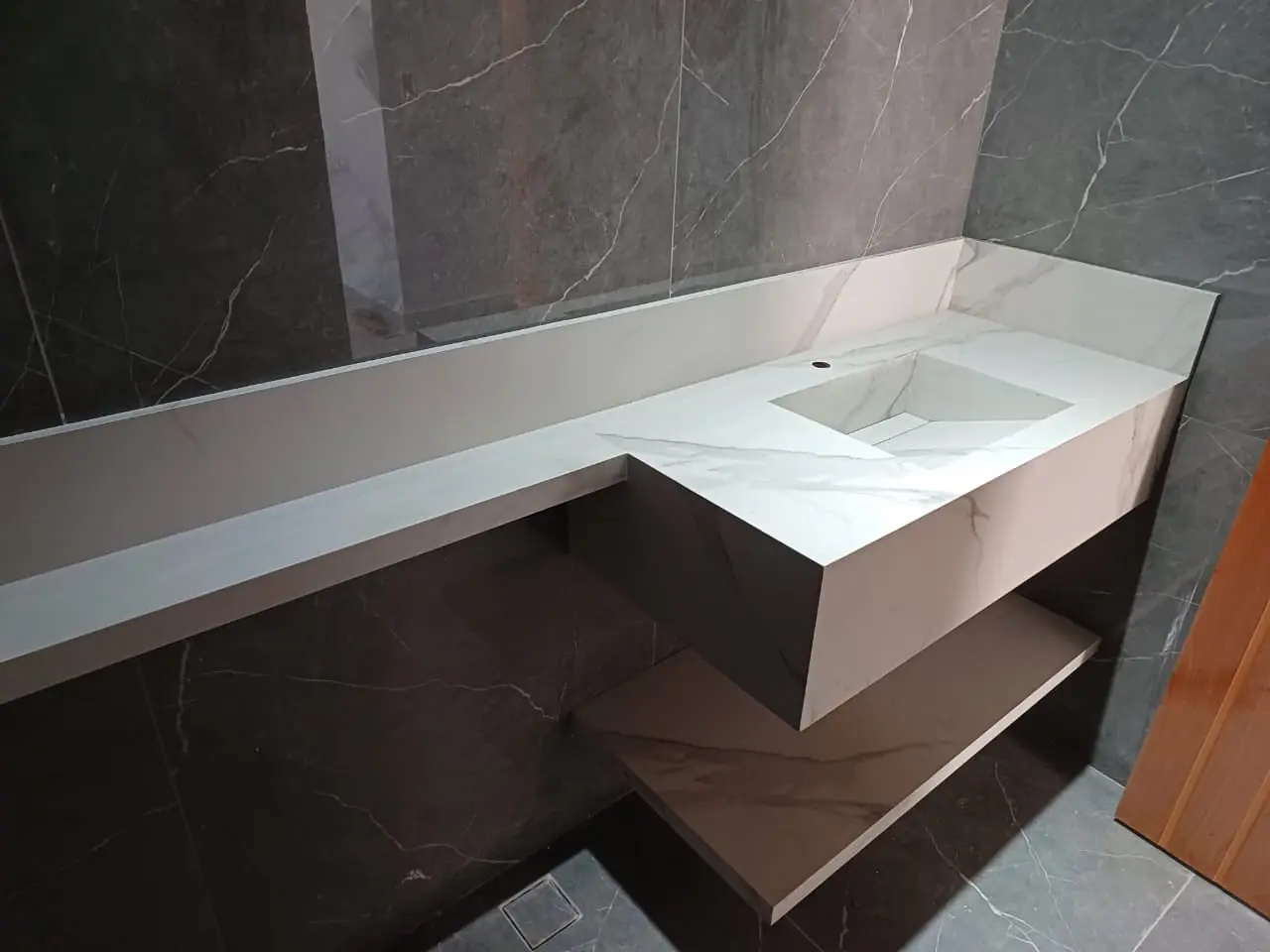 mármores, granitos, pedras, pias, cubas, piscinas, serviços em geral na região de Jarinu