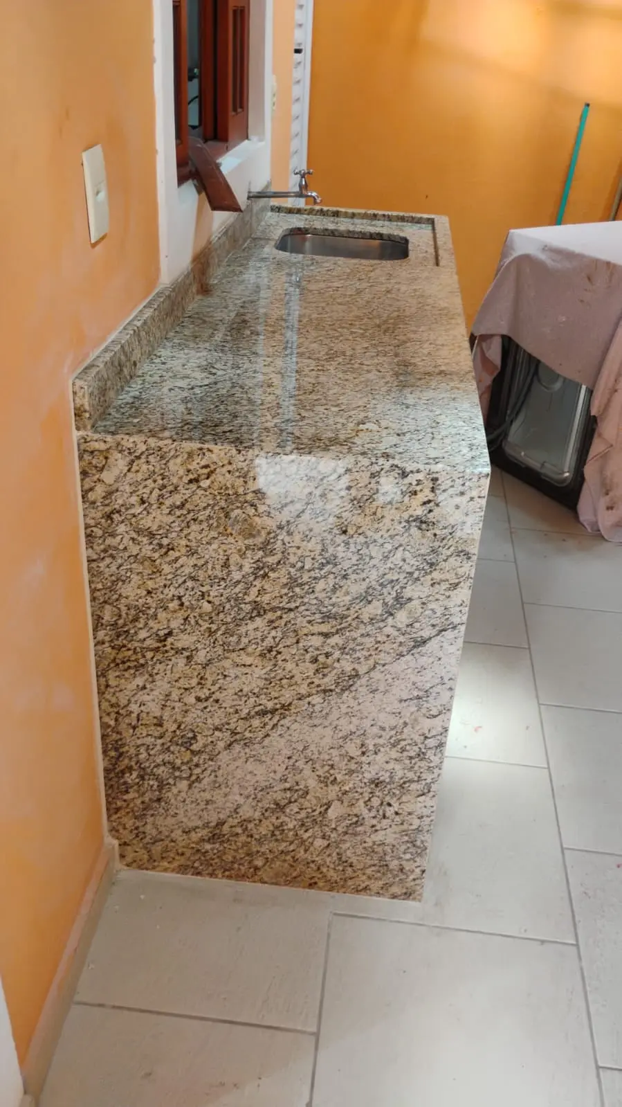 mármores, granitos, pedras, pias, cubas, piscinas, serviços em geral na região de Jarinu