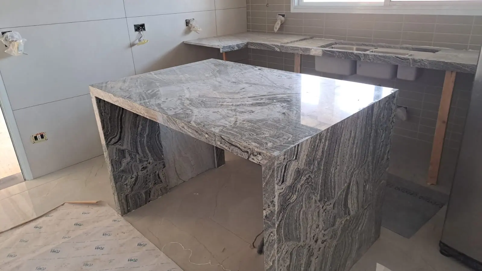 mármores, granitos, pedras, pias, cubas, piscinas, serviços em geral na região de Jarinu