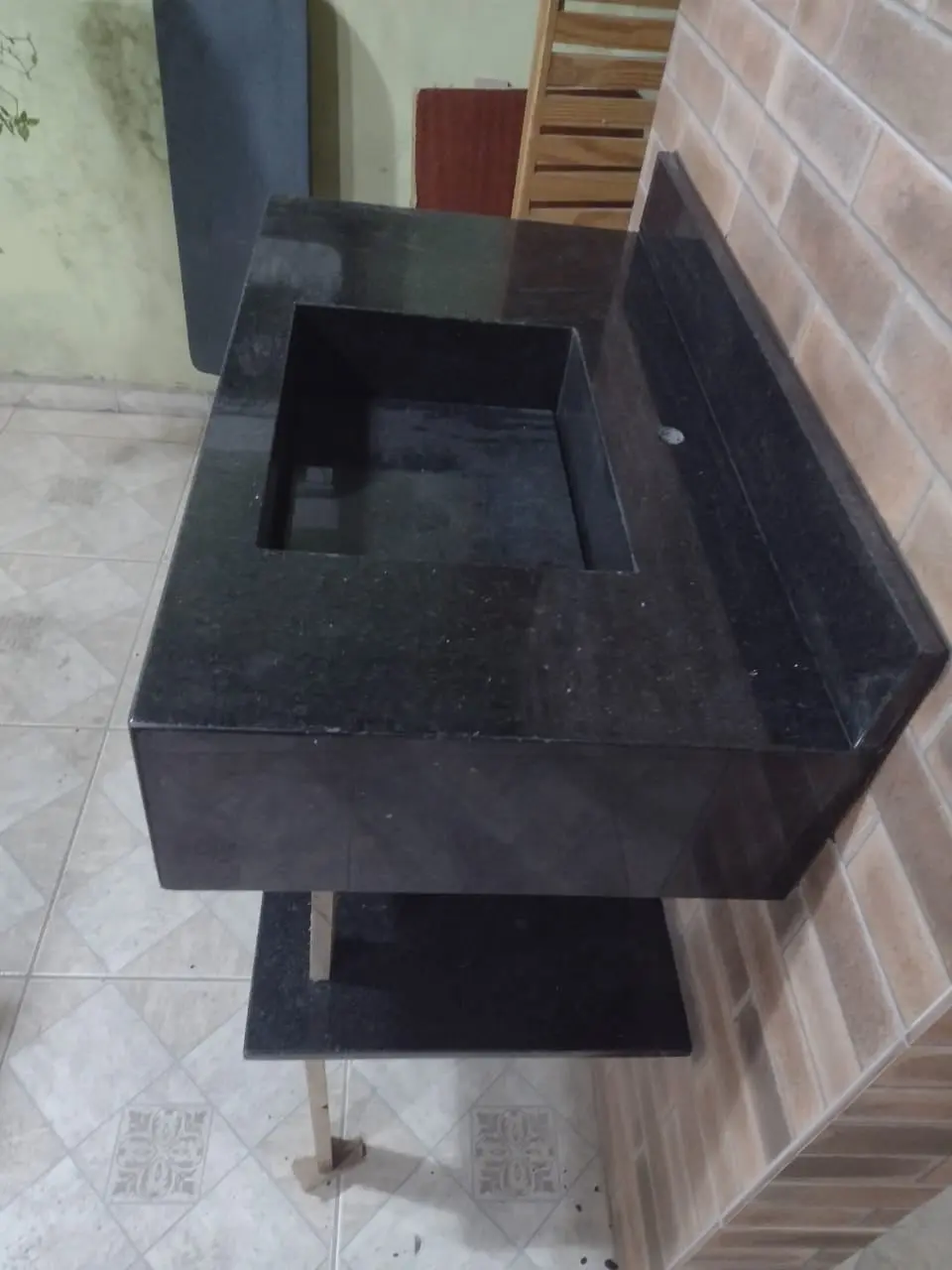 mármores, granitos, pedras, pias, cubas, piscinas, serviços em geral na região de Jarinu