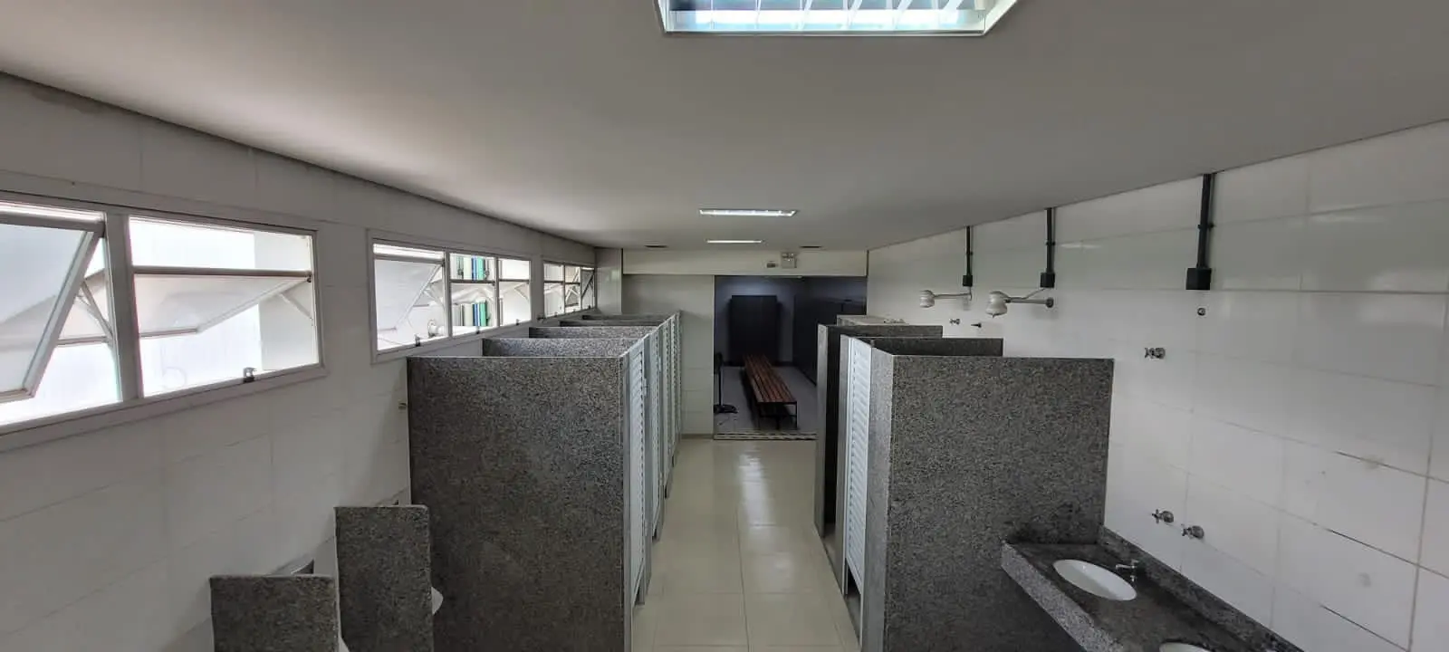 mármores, granitos, pedras, pias, cubas, piscinas, serviços em geral na região de Jarinu