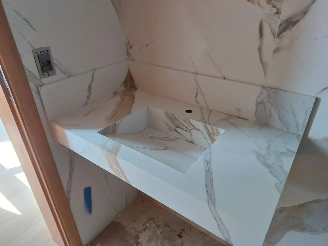 mármores, granitos, pedras, pias, cubas, piscinas, serviços em geral na região de Jarinu