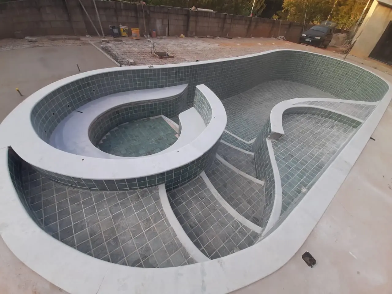 mármores, granitos, pedras, pias, cubas, piscinas, serviços em geral na região de Jarinu