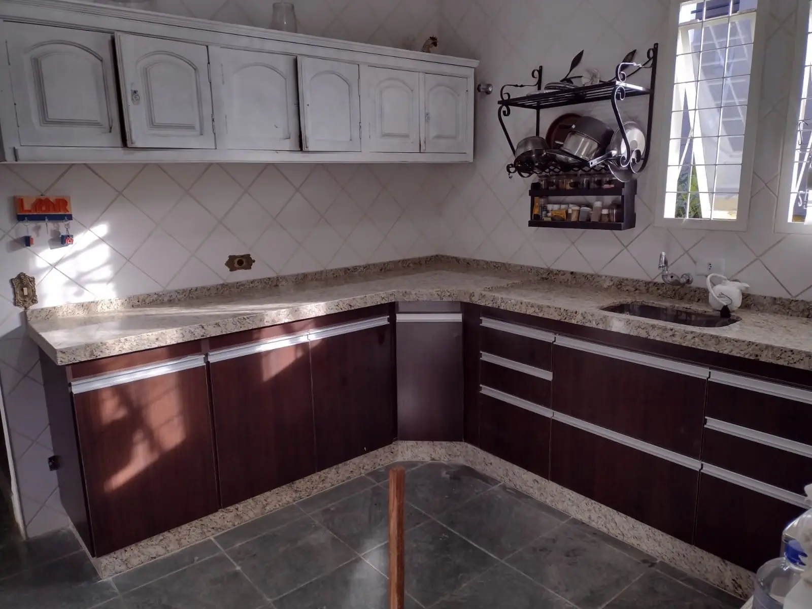 mármores, granitos, pedras, pias, cubas, piscinas, serviços em geral na região de Jarinu