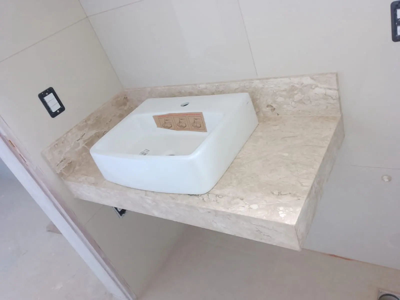 mármores, granitos, pedras, pias, cubas, piscinas, serviços em geral na região de Jarinu